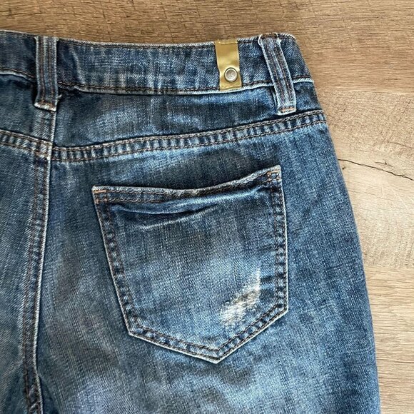🌺 Lauren Conrad Mid Rise Cuffed Distressed Jean Shorts Size 4 - Picture 8 of 9